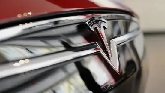 特斯拉正训练升级版全自动驾驶模型 可能下月发