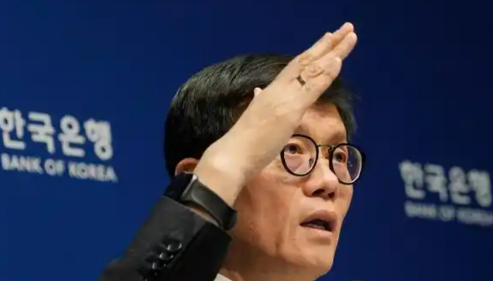 韩国央行行长李昌镛警告贸易和经济增长风险