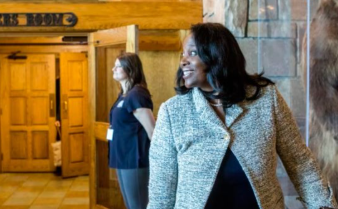 美联储理事库克批特朗普将其撤职的决定