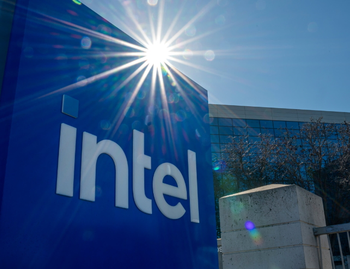 英特尔称满足强劲需求需要时间